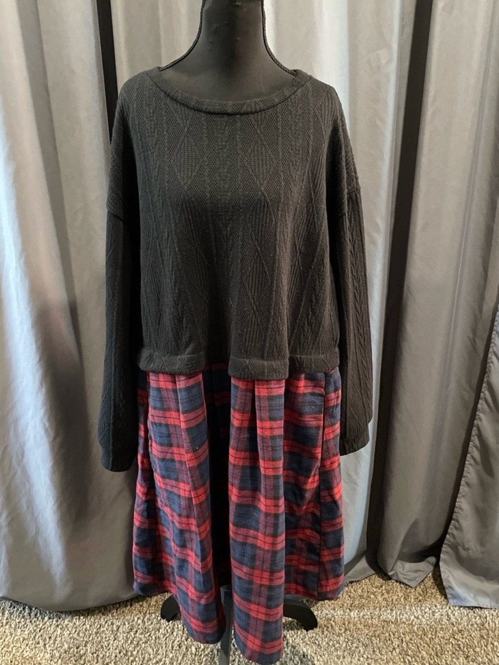 Bloomchic NWT sweater and plaid skirt dress size 22–24